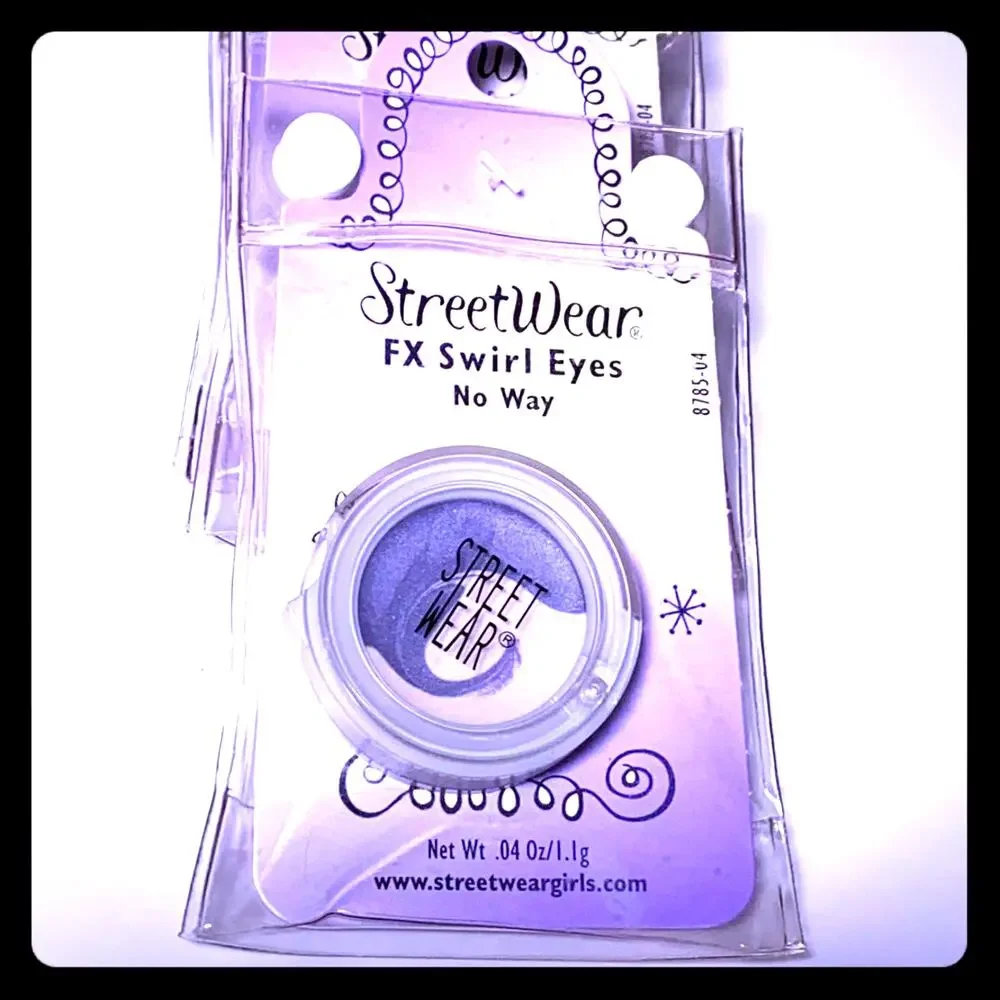 NEW Revlon Street Wear FX Swirl Eyes EYESHADOW No Way Purple & White Swirl